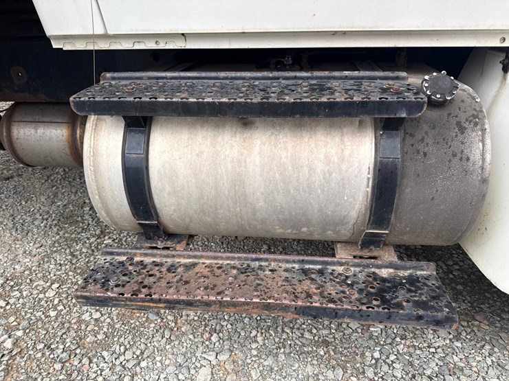 2011-international-durastar-4300-image-50
