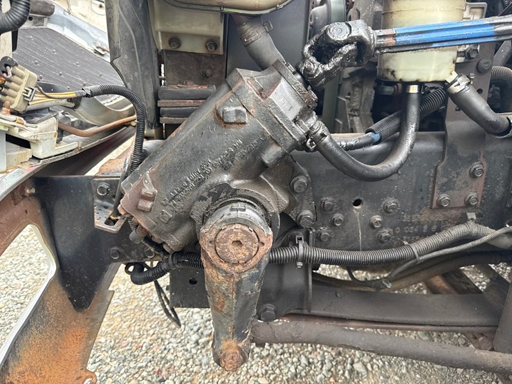 2011-international-durastar-4300-image-10