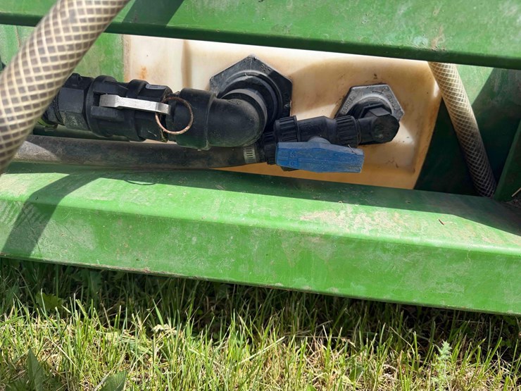 john-deere-saddle-tanks-image-11