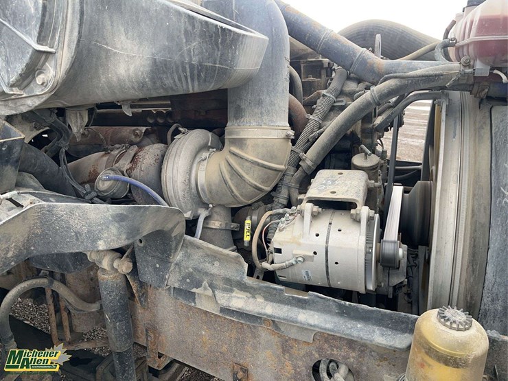 2001-volvo-vnl-t/a-day-cab-tractor-image-18