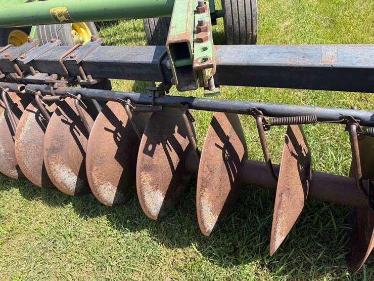 john-deere-340-image-12