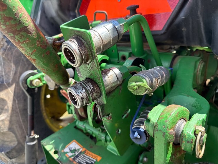 2018-john-deere-5065e-image-36