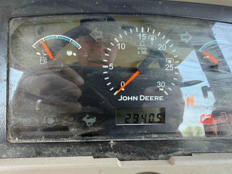 2011-john-deere-5101e-image-28