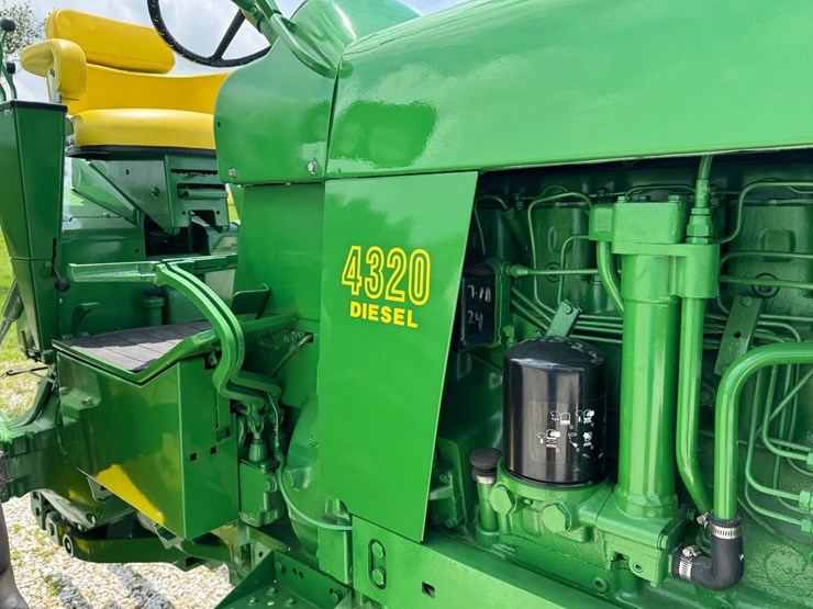 john-deere-4320-image-28