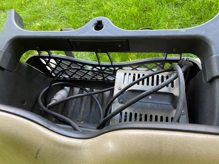 #6060-•-club-car-electric-golf-cart-image-23