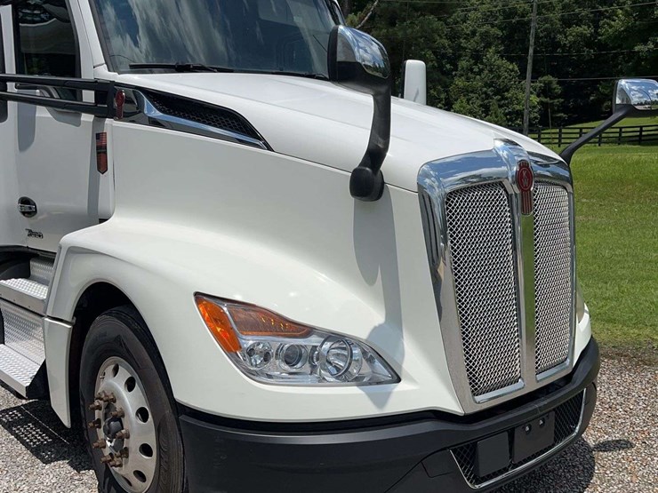 2022-kenworth-t680-image-5