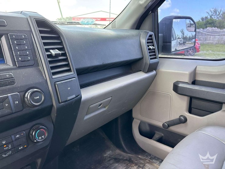 2017-ford-f150-image-21