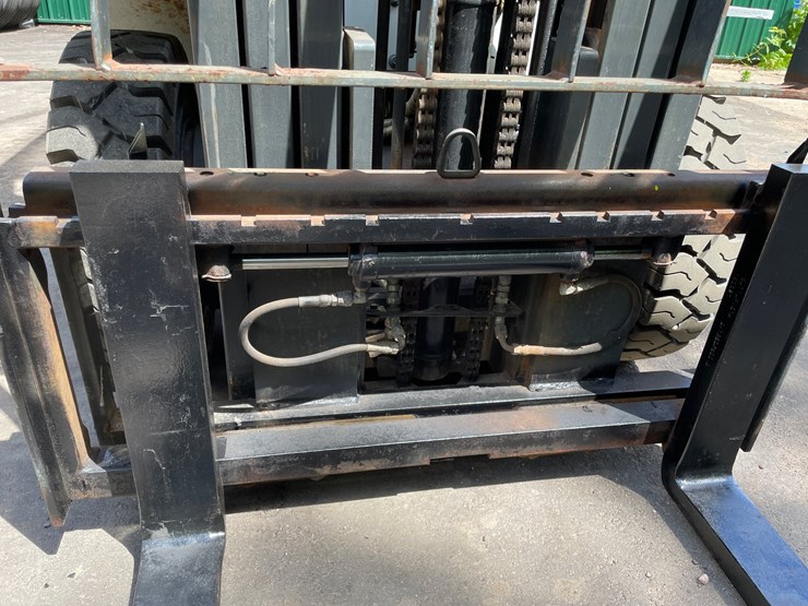 #6068-•-2016-5000lb-unicarriers-lp-forklift---low-hours!-image-11