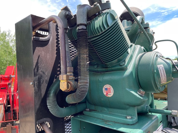 #6077-•-champion-air-compressor-image-8