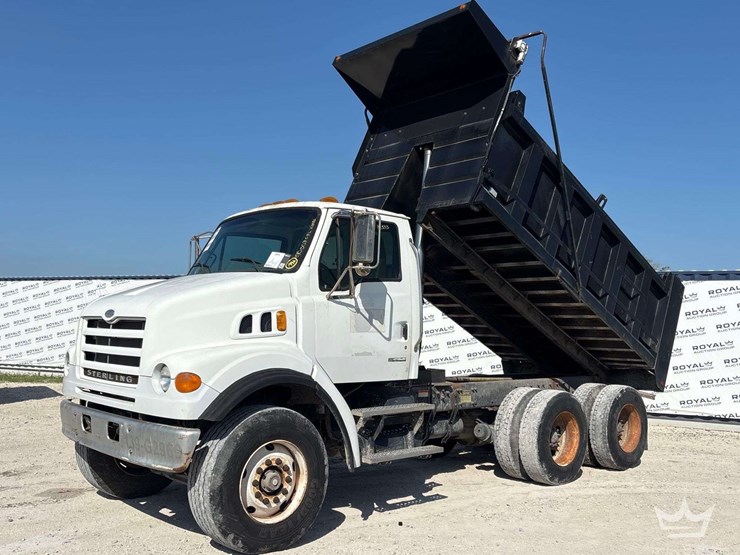 2006-sterling-l7500-image-1