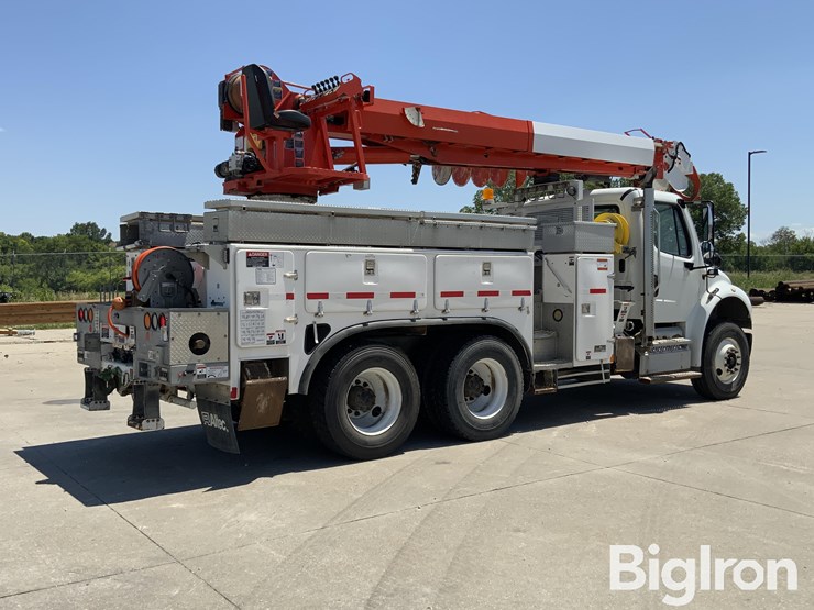2013-freightliner-m2-106-image-5