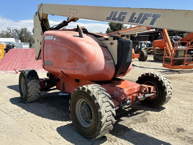 2002-jlg-600aj-image-14