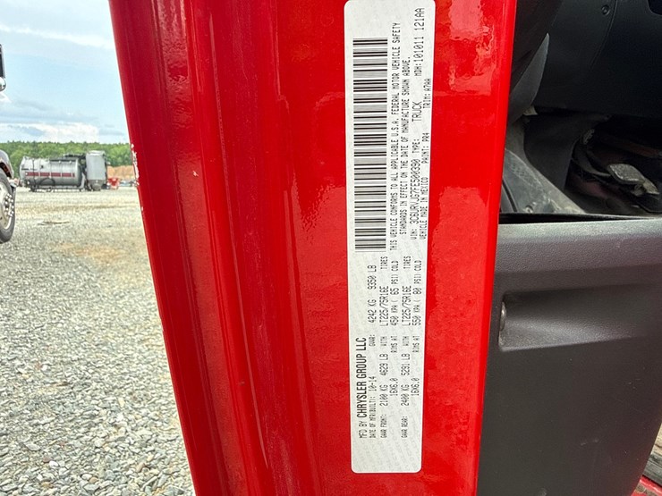 2015-dodge-ram-van-image-98