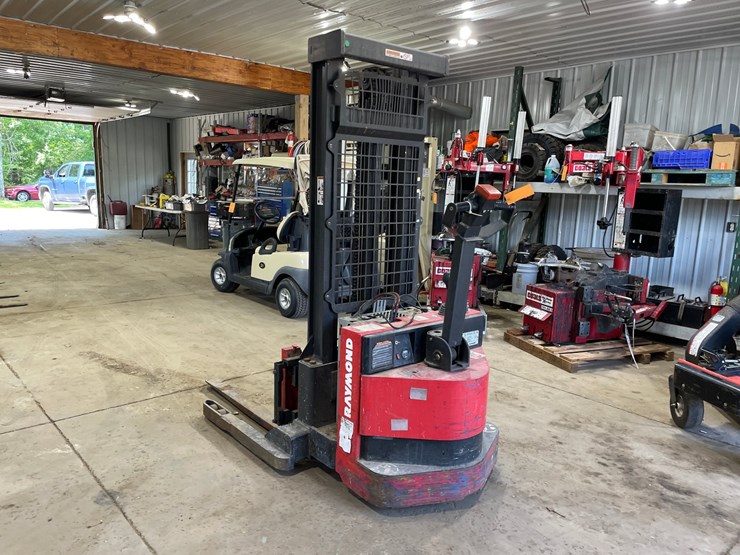 #6062-•-raymond-electric-pallet-stacker-image-3