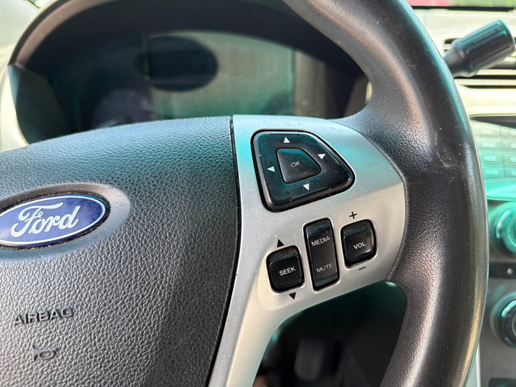 2012-ford-explorer-image-29