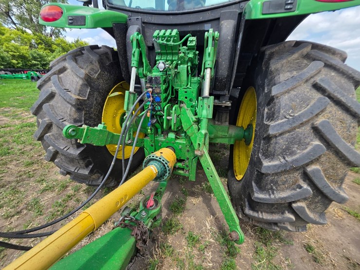 john-deere-6120r-image-16
