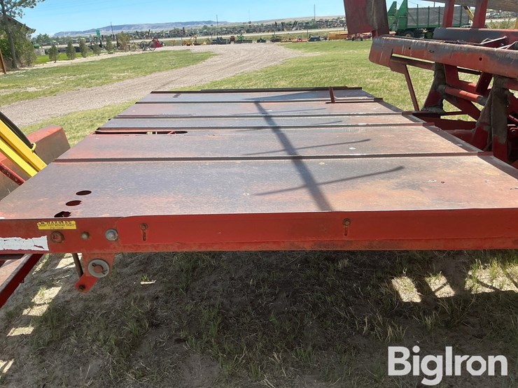 new-holland-1033-image-14