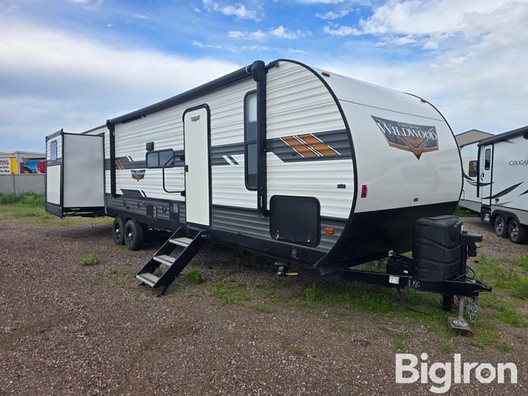 2021-forest-river-wildwood-31lqbts-t/a-travel-trailer-image-3