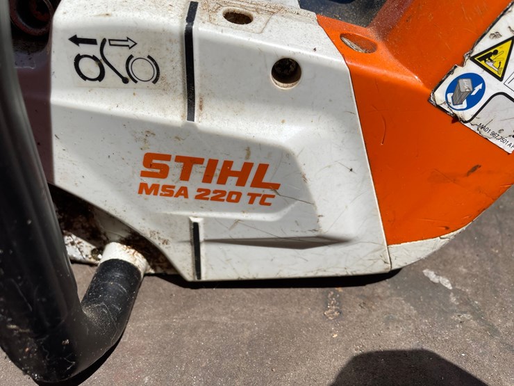 #7185-•-(2)-stihl-electric-chainsaws-image-5