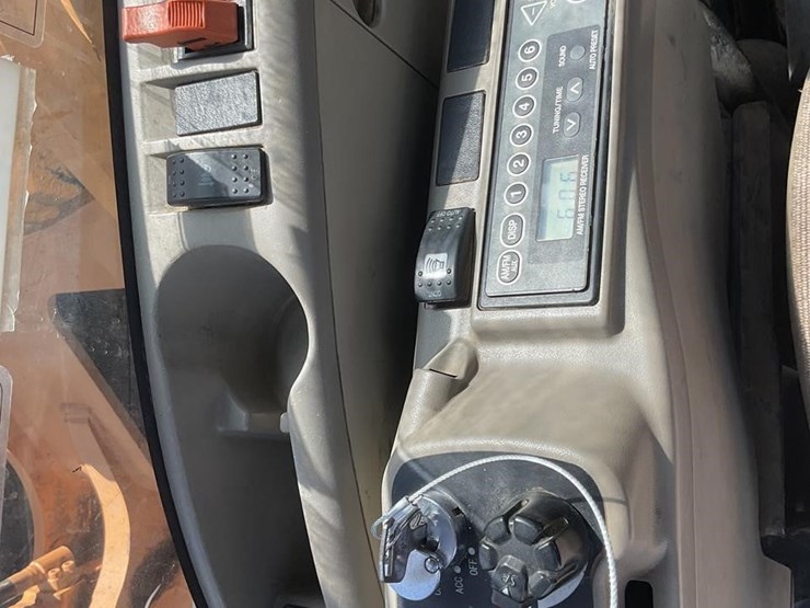 2015-case-cx250c-image-15