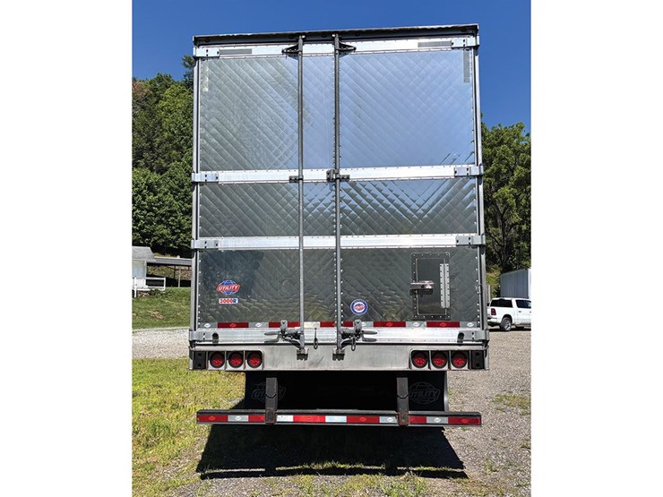 2024-utility-3000r-image-4