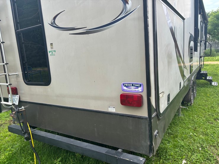 #2231-•-2014-crusader-335-5th-wheel-camper-image-23