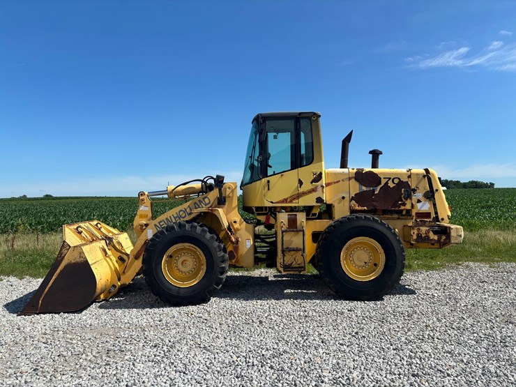 new-holland-lw170-image-2