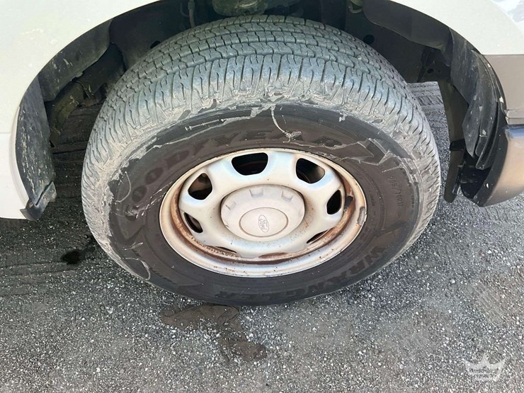 2016-ford-f150-image-24