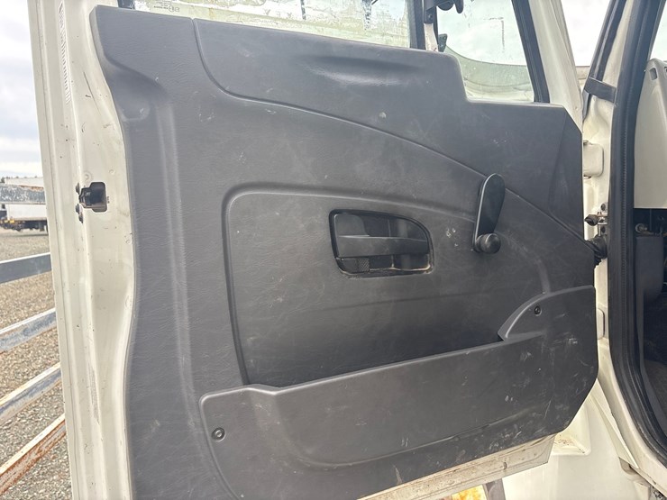 2015-international-durastar-4300-image-38