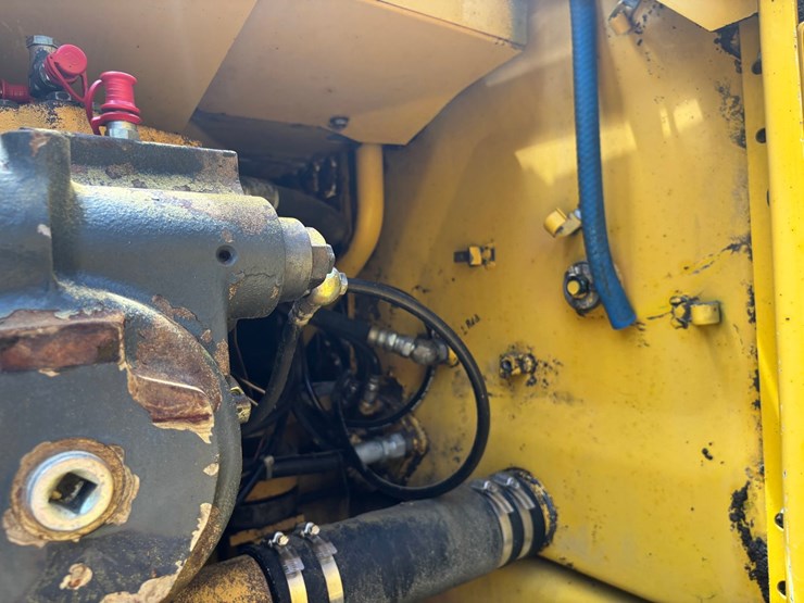 komatsu-pc200-lc-6le-image-28