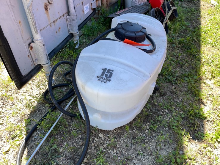 #7151-•-fimco-15-gallon-sprayer-image-4