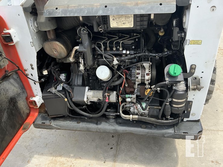2014-bobcat-s650-image-18