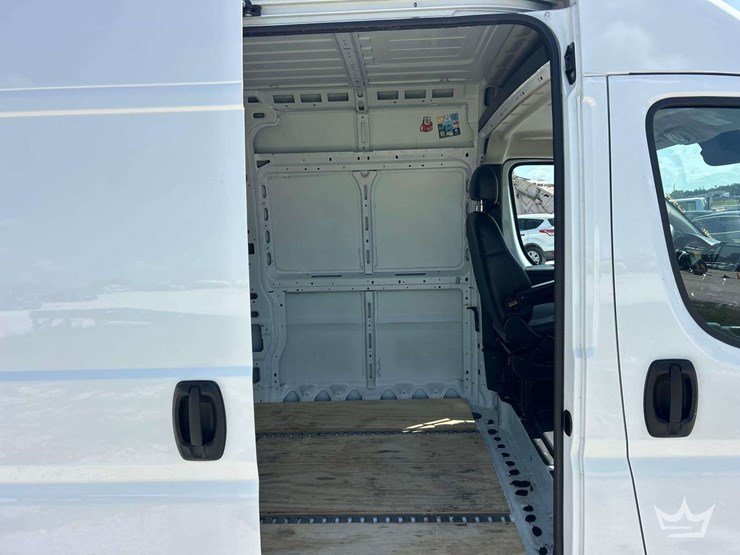 2023-ram-promaster-3500-image-17