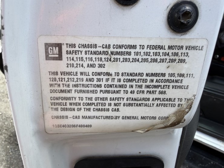 2006-chevrolet-c4500-4x4-service-truck-image-9