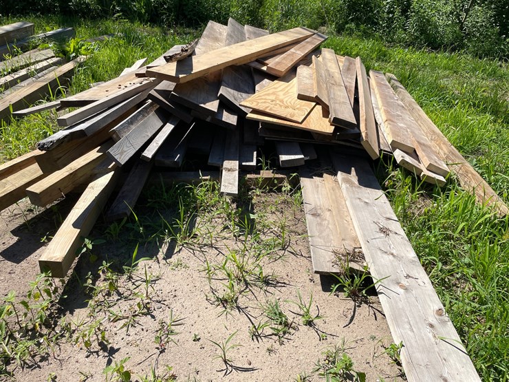 #7125-•-assorted-scrap-lumber-and-plywood-image-7
