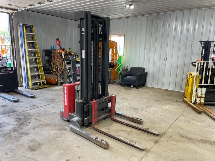 #6062-•-raymond-electric-pallet-stacker-image-6