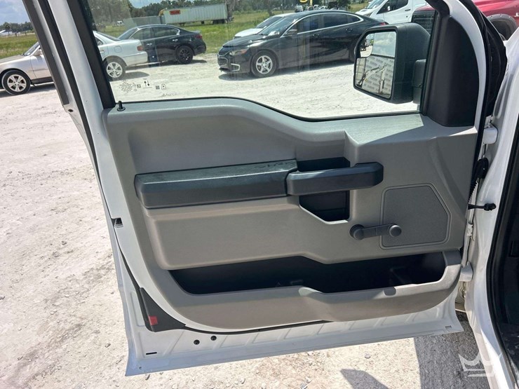 2020-ford-f150-image-14