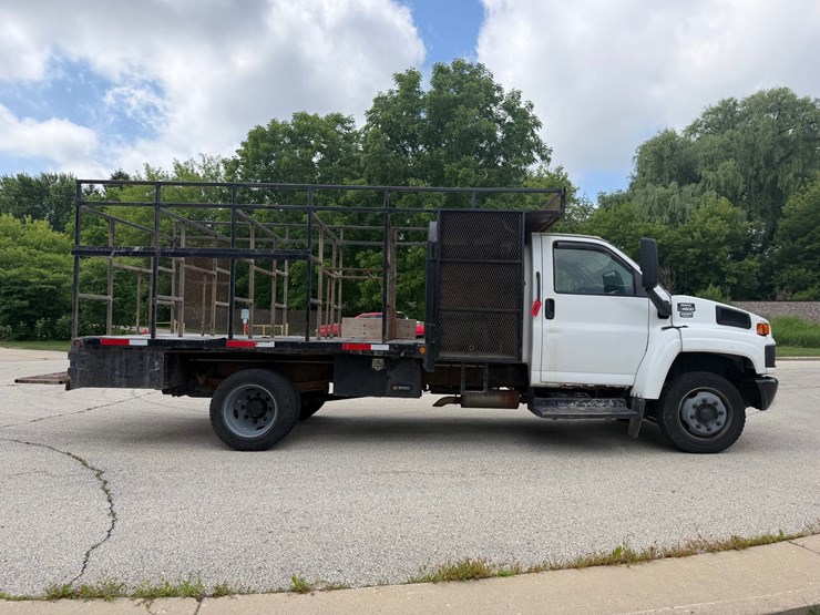 #1487-•-2004-gmc-c4500-flatbed-form-truck-image-6