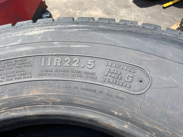 #6516-•-set-of-(4)-semi-tires-image-6