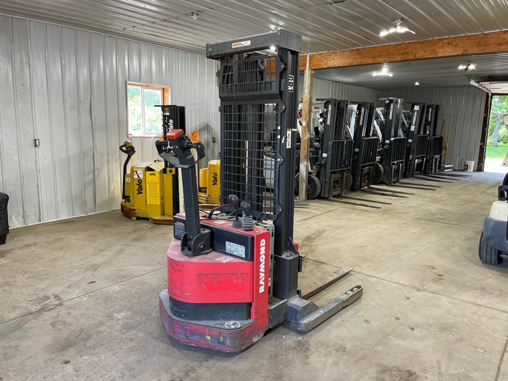 #6062-•-raymond-electric-pallet-stacker-image-5