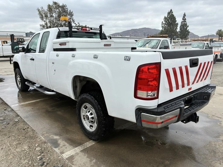 2012-gmc-sierra-2500-image-4