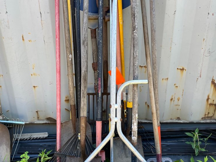 #7147-•-handled-tools-image-3