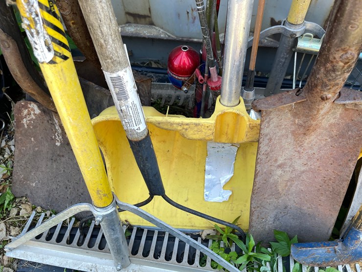 #7148-•-handled-tools-image-8