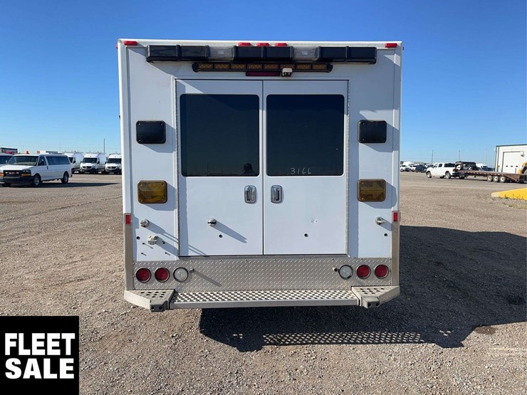 2017-chevrolet-express-s/a-ambulance-image-4