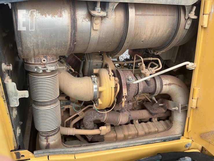 2014-deere-750k-xlt-image-20