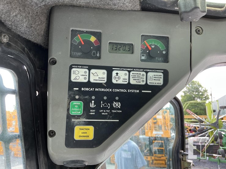 2008-bobcat-s300-image-13