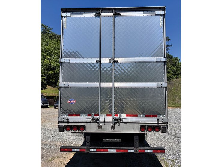 2024-utility-3000r-image-4