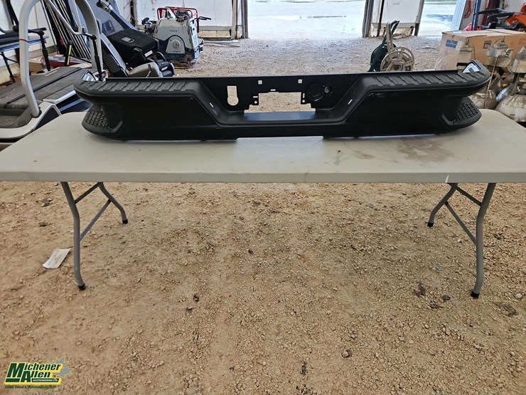 chevrolet-silverado-rear-bumper-4th-generation-image-1