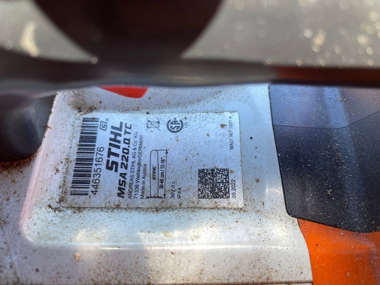 #7185-•-(2)-stihl-electric-chainsaws-image-6