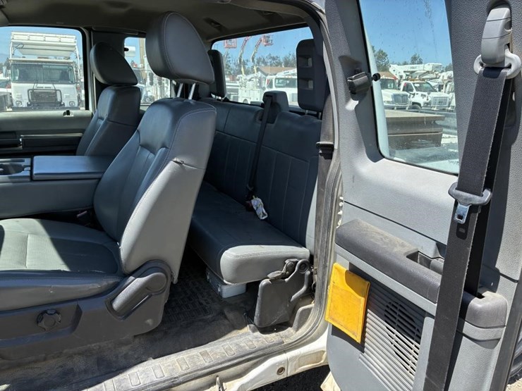 2011-ford-f250-image-13